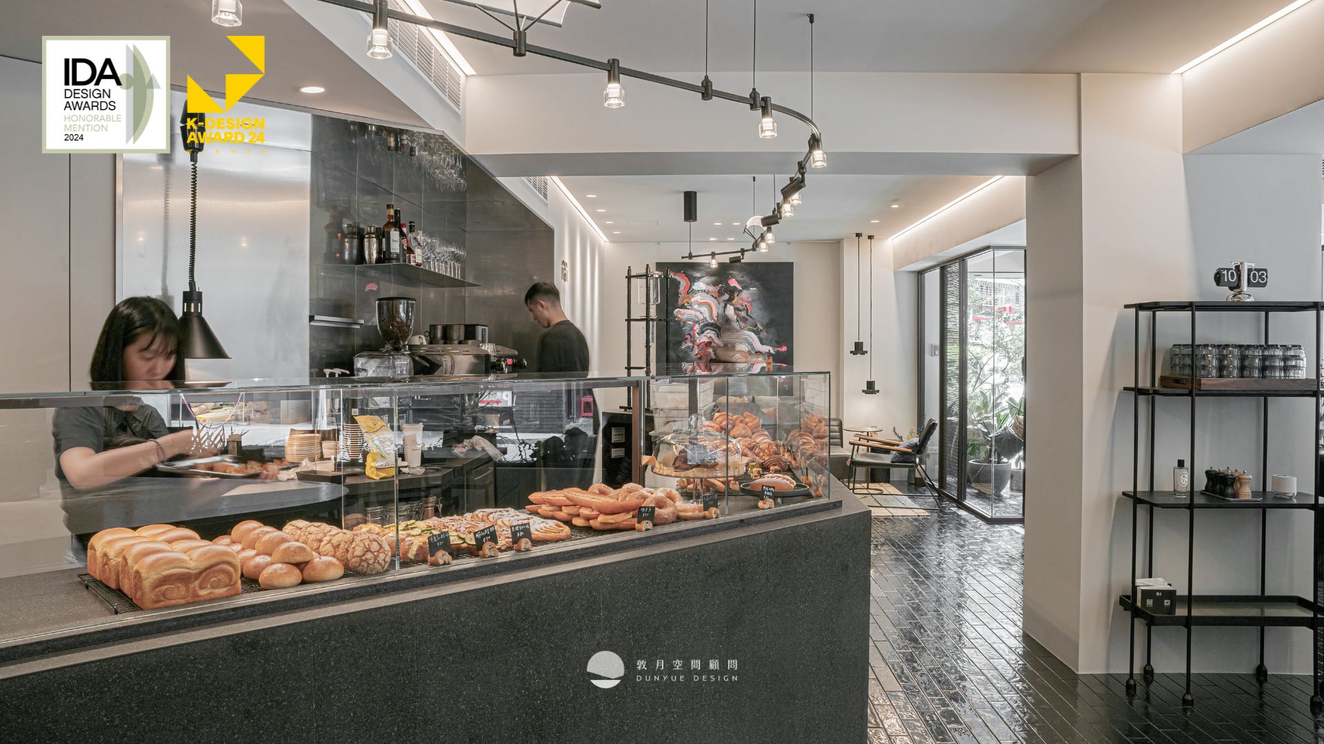 敦月空間顧問作品｜Moon Baking松山店｜2024韓國 K-DESIGN AWARD、2024 美國IDA國際設計獎-10