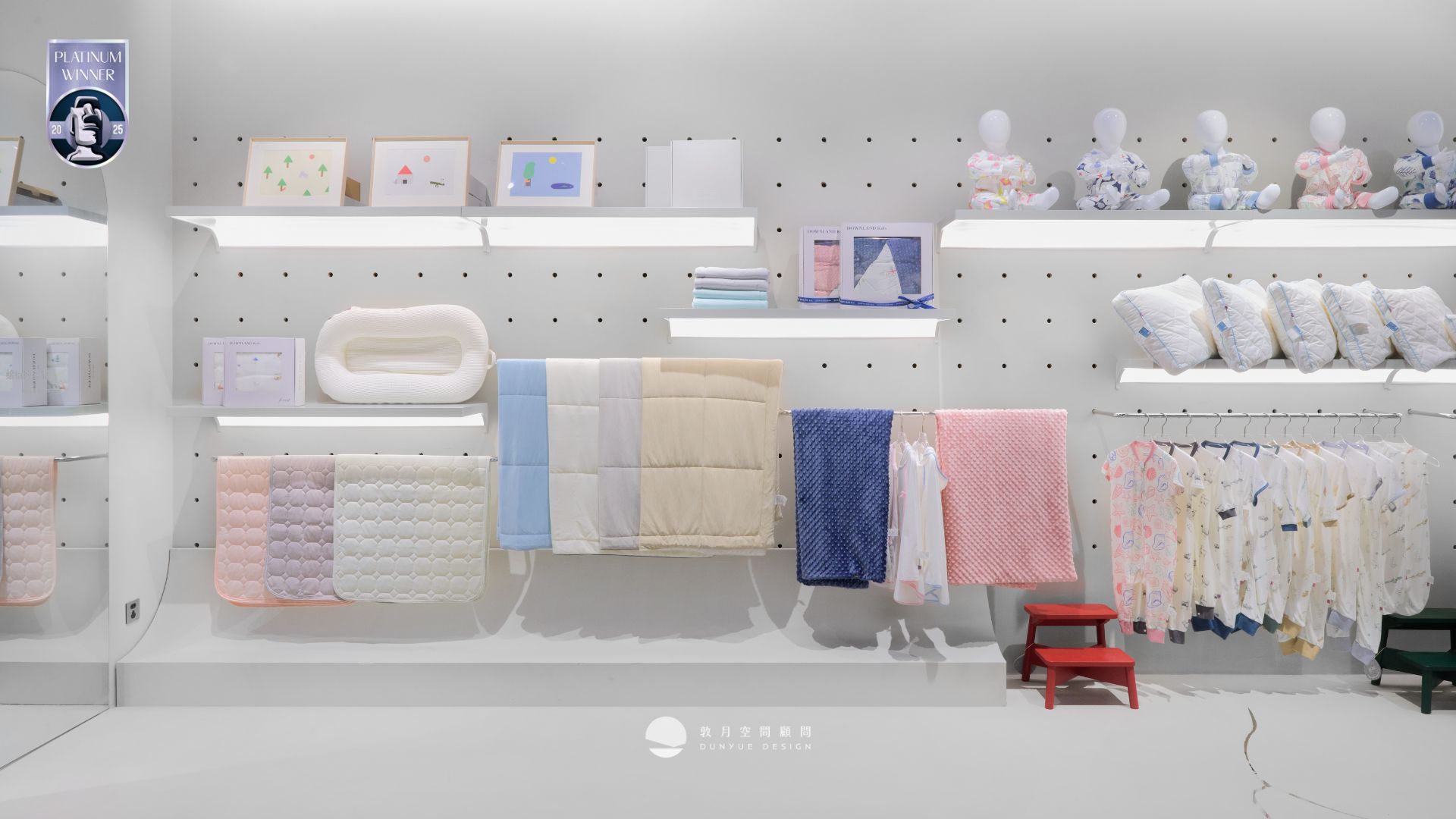 敦月空間顧問作品｜Downland 品牌概念店｜2025美國泰坦品牌大獎 最佳環境與空間品牌設計 最高榮譽鉑金獎-11